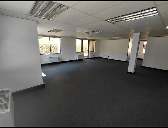 210M² OFFICE TO LET IN BRYANSTON